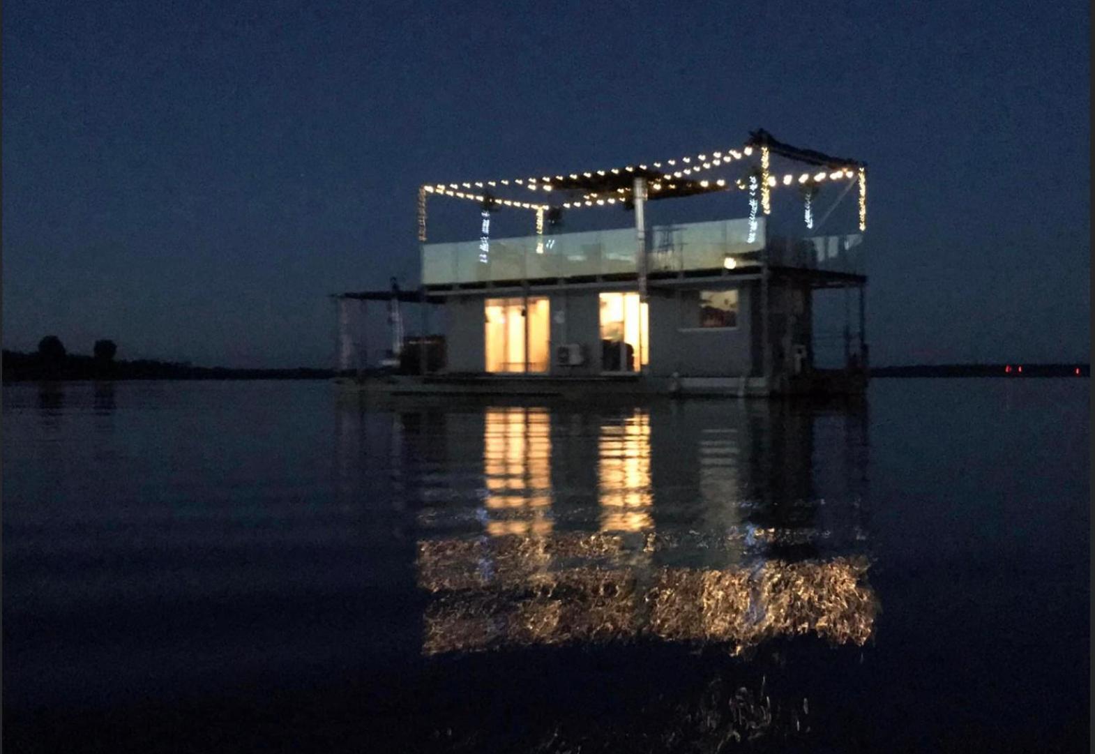 Отель Houseboat On The Water Лиепая Экстерьер фото