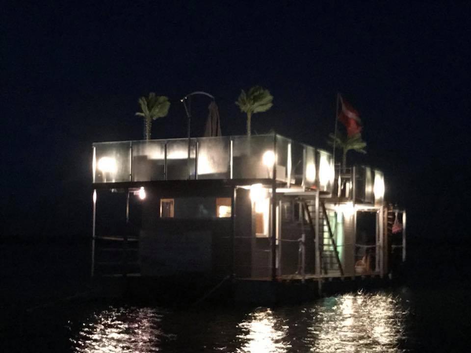 Отель Houseboat On The Water Лиепая Экстерьер фото